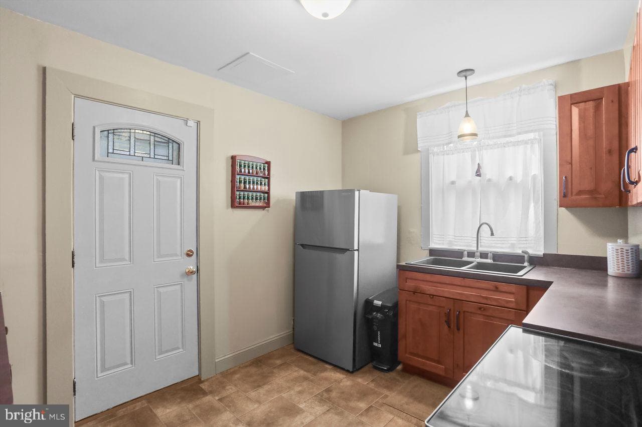833 Arlington Road photo 10