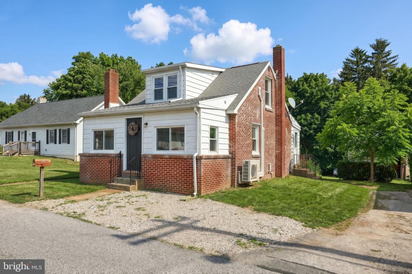 101 S Fern Avenue photo 19