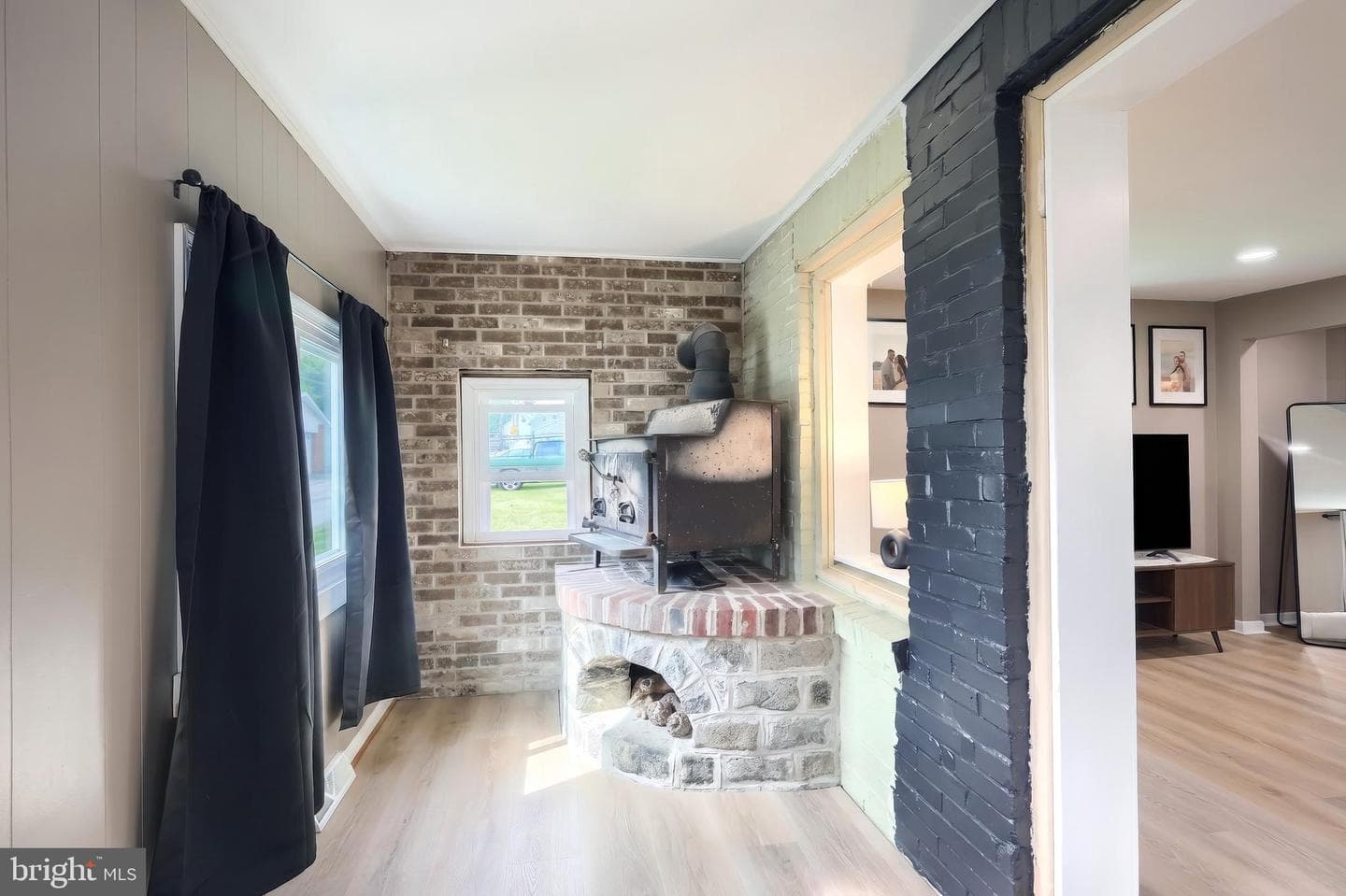 101 S Fern Avenue photo 9