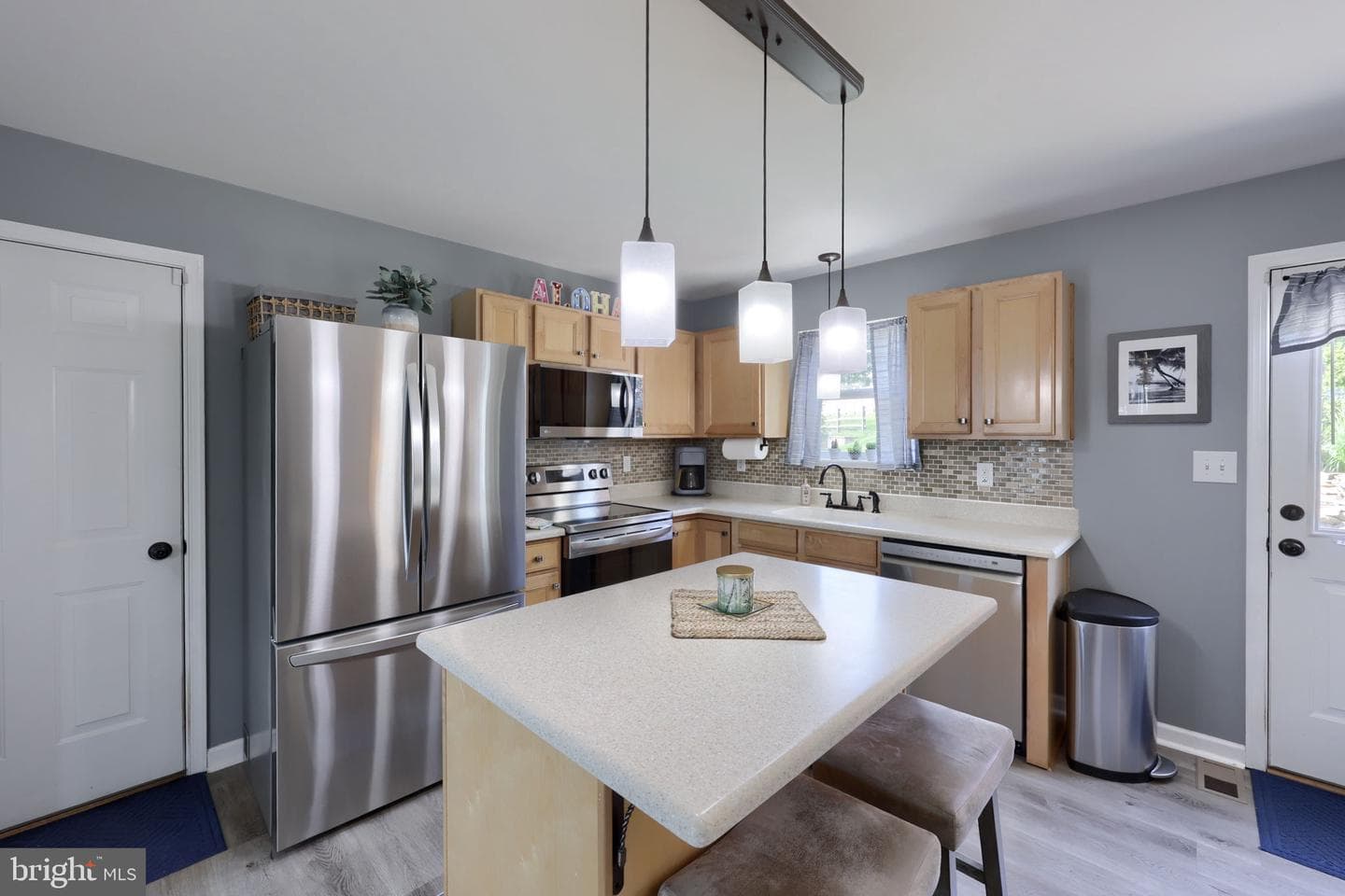 100 Surrey Lane photo 11