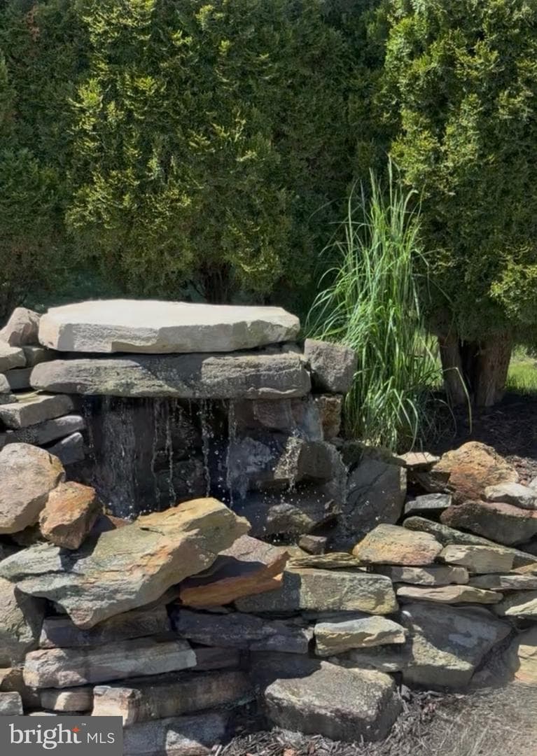 100 Surrey Lane photo 38