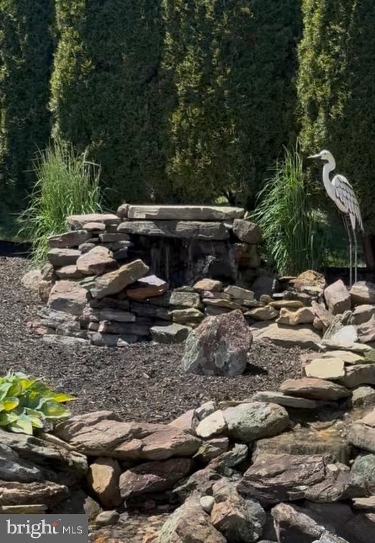 100 Surrey Lane photo 39