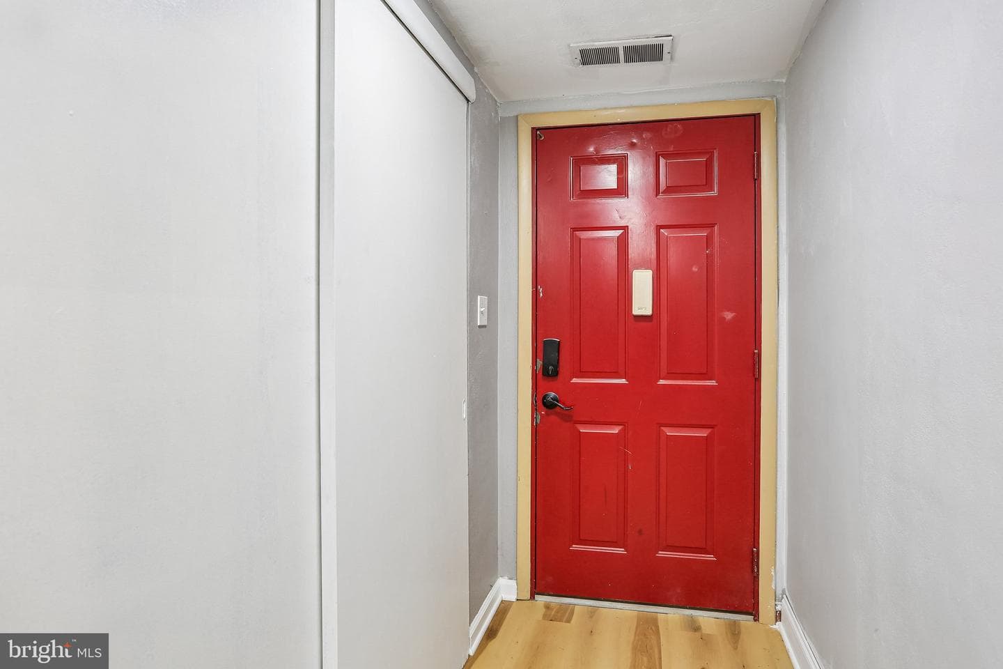 2595 Eastwood Drive photo 4