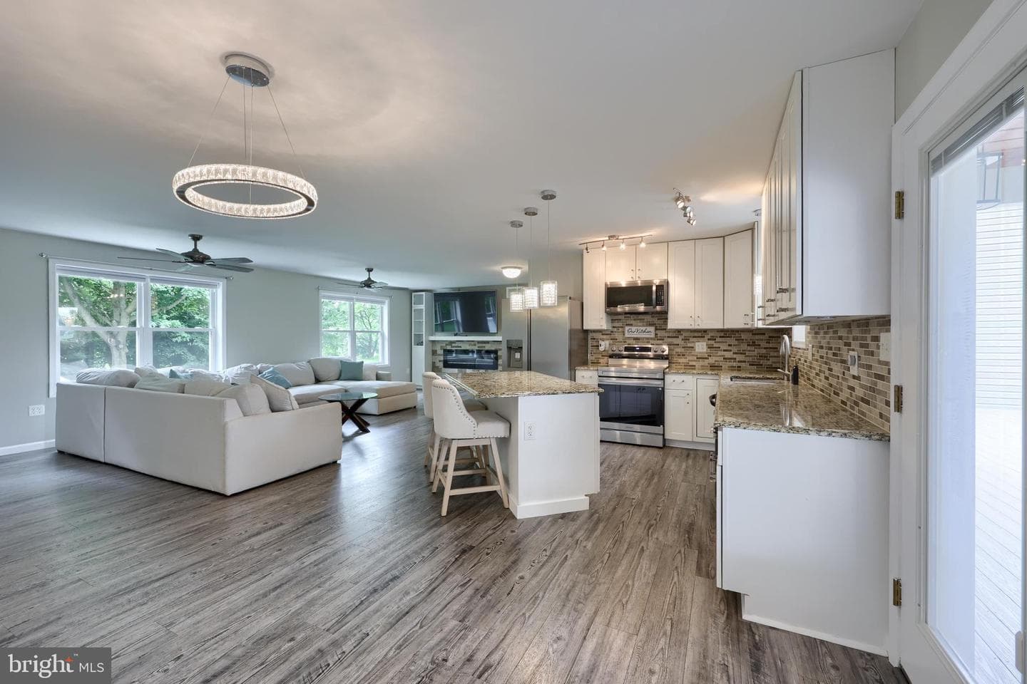 1025 White Oak Road photo 5