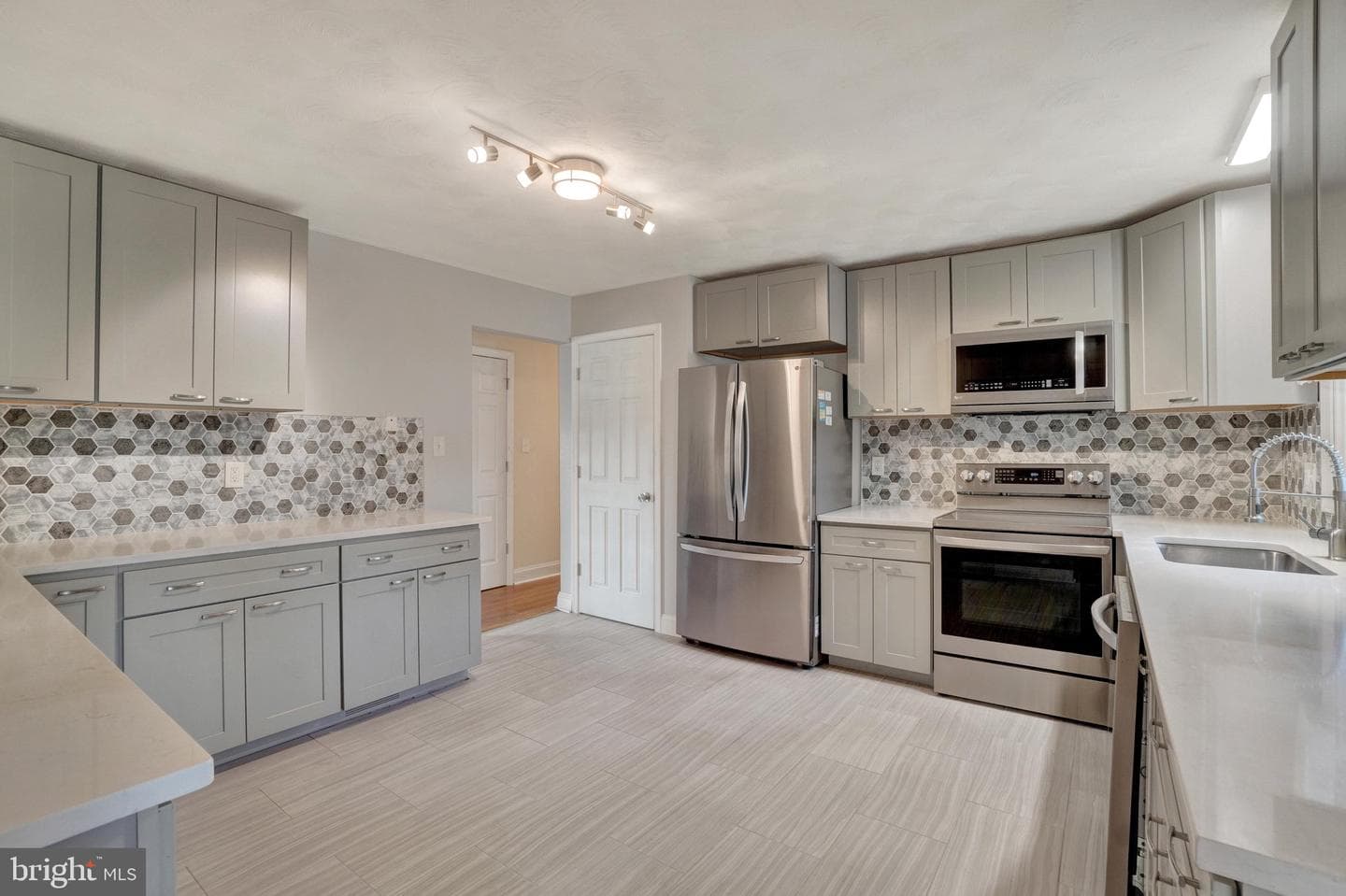 6043 Woods Road photo 11