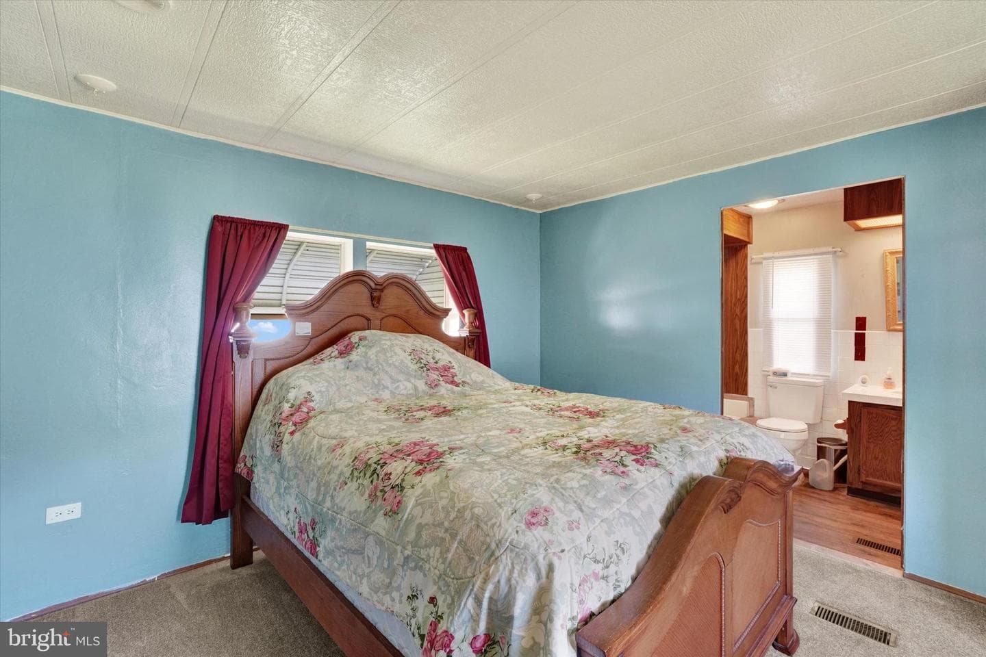 225 Country Ridge Drive photo 4