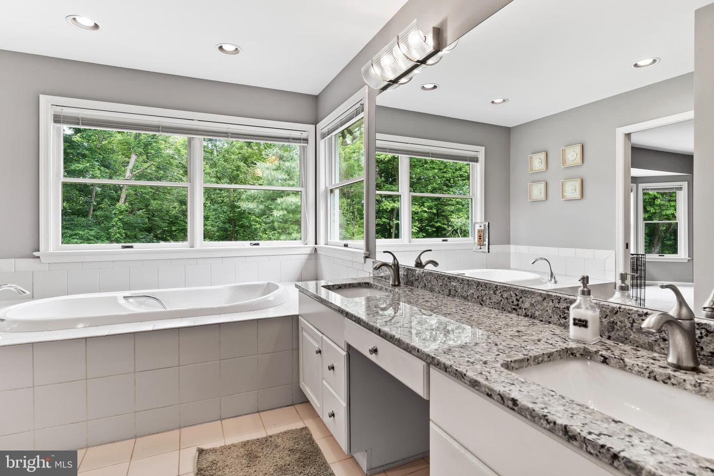 125 Foxfire photo 26