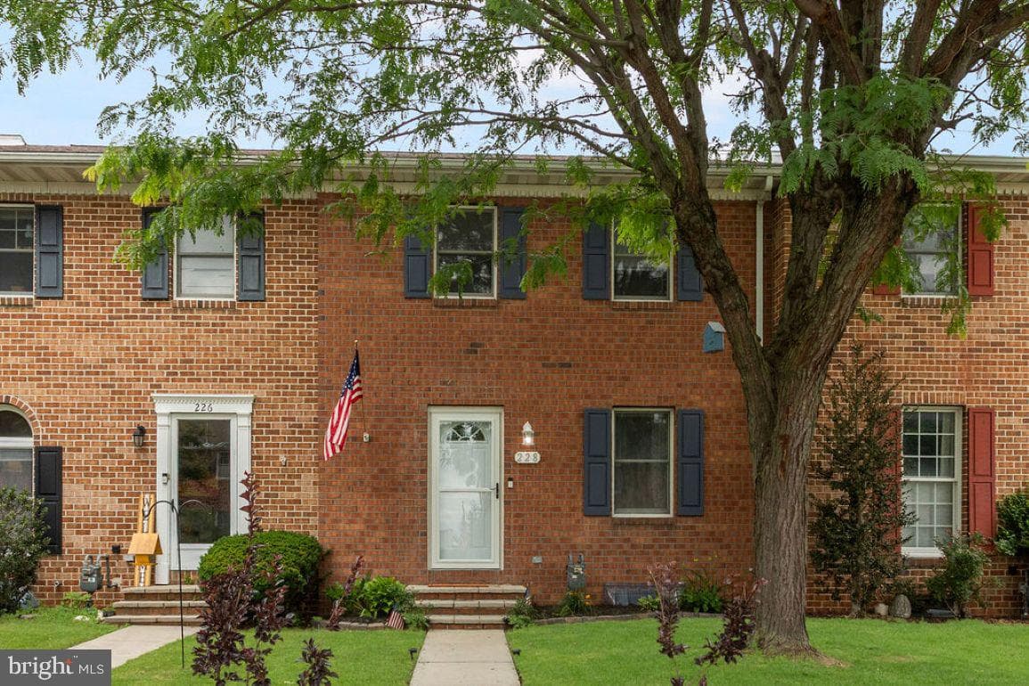 228 Georgetown Cir, Hanover