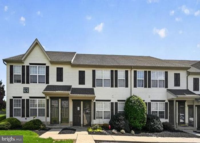 436 Buttonwood Lane #b, York