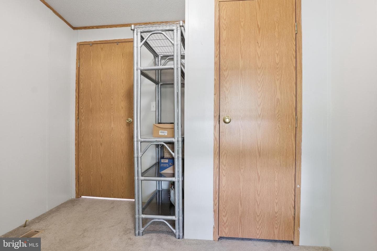 487 Capital Drive photo 14