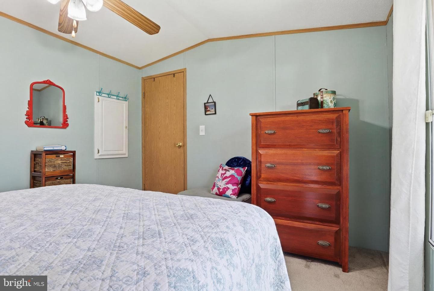 487 Capital Drive photo 19