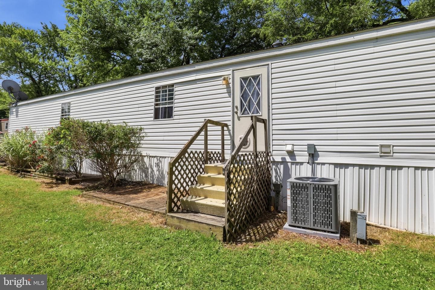 487 Capital Drive photo 22