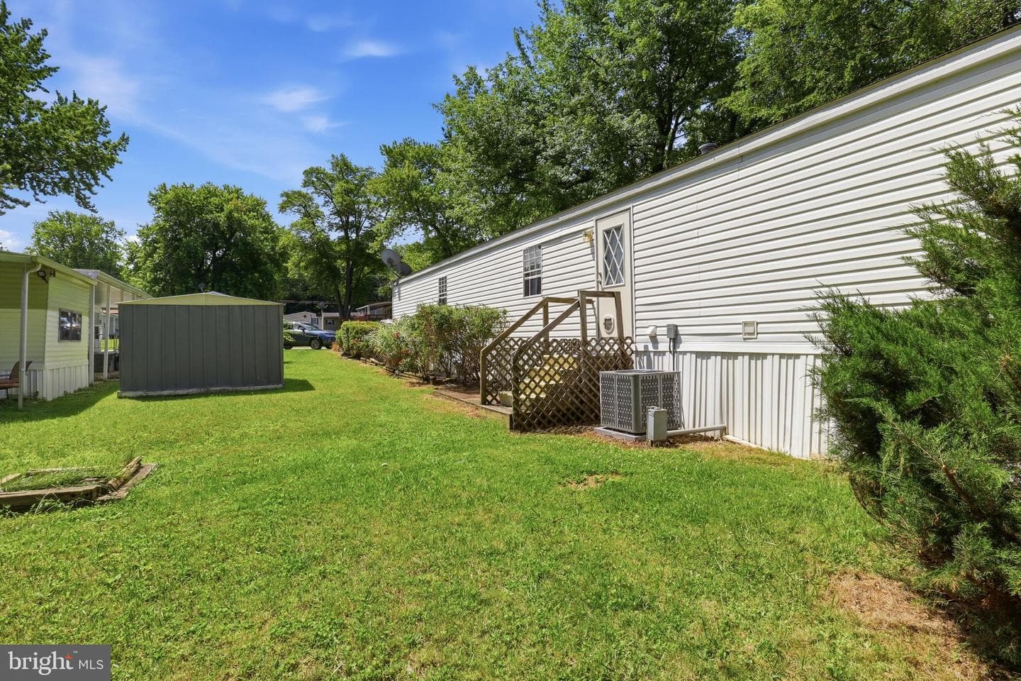 487 Capital Drive photo 23
