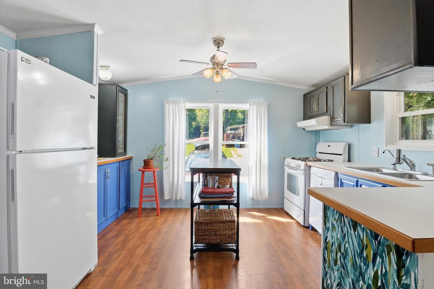 487 Capital Drive photo 7