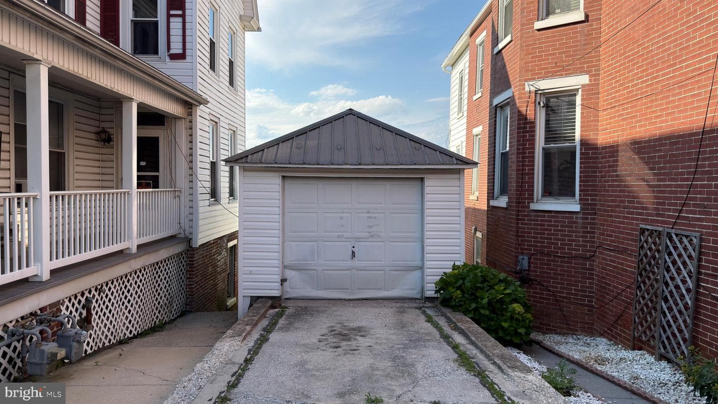 515 W Broadway photo 19