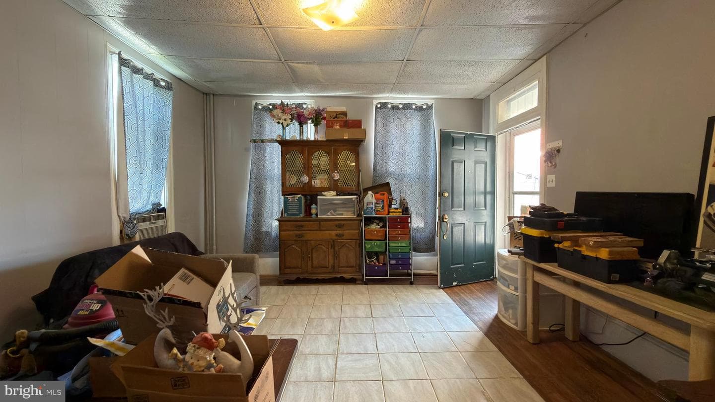 515 W Broadway photo 21