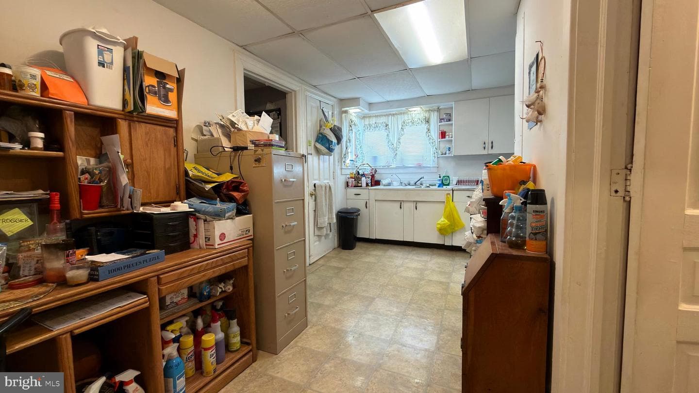 515 W Broadway photo 23