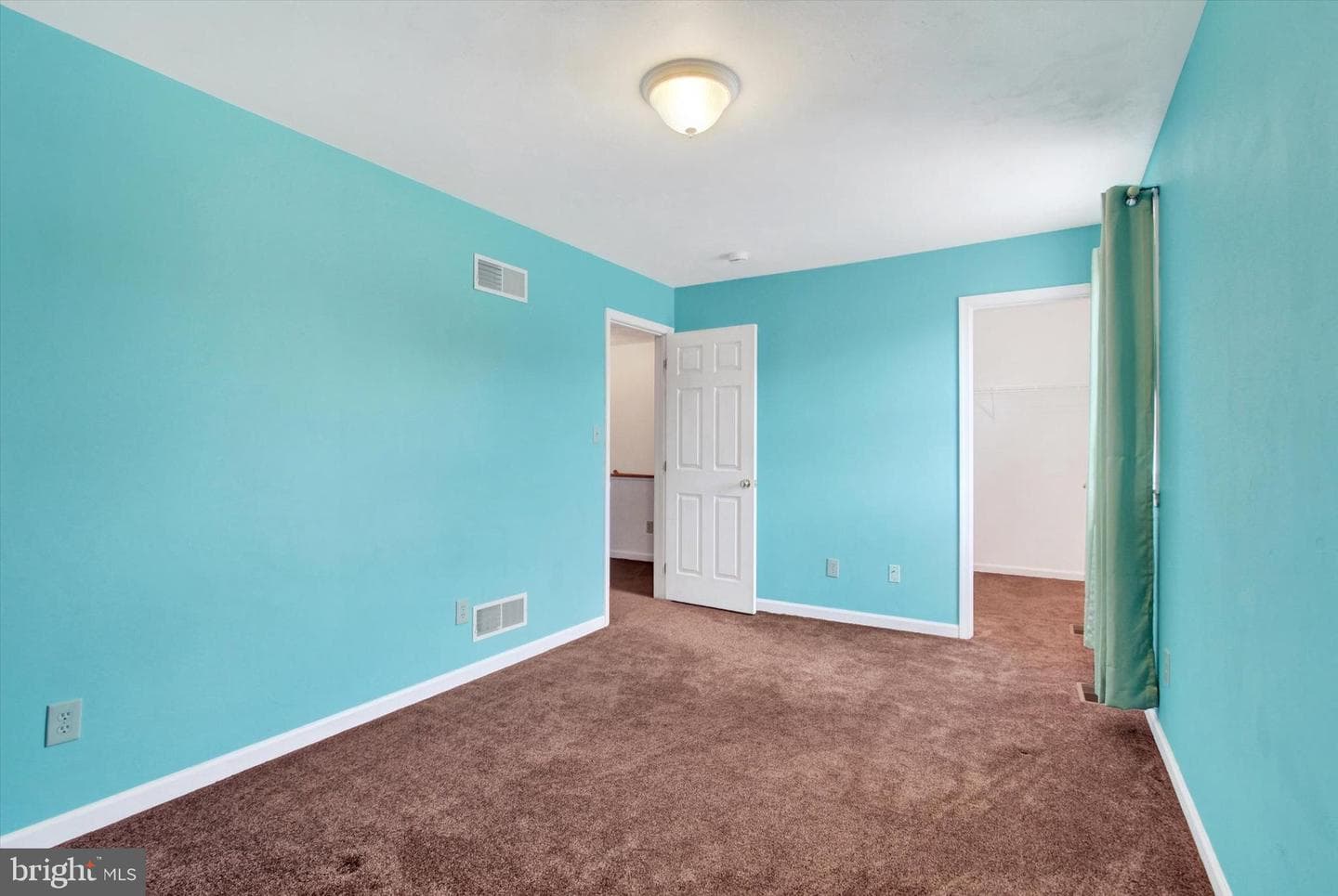409 Springbrook Court photo 20