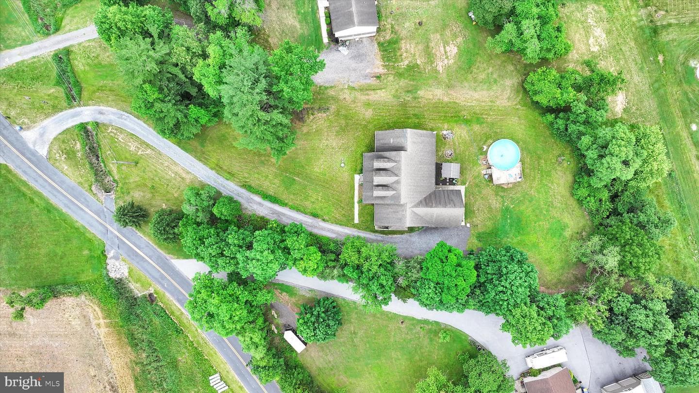 820 Heck Hill Road photo 8