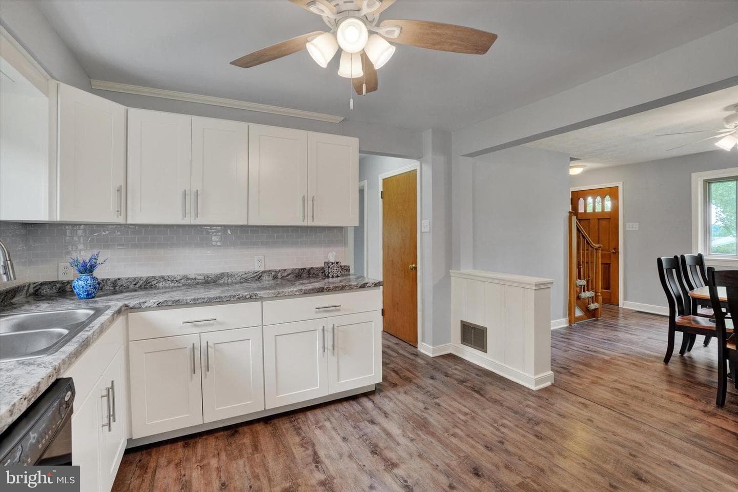 200 Evergreen Lane photo 9