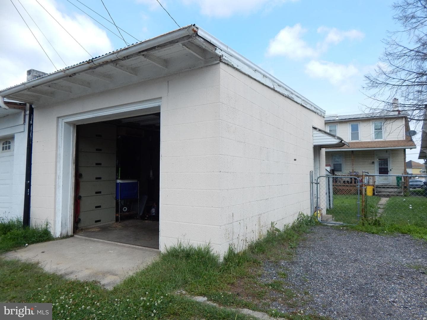 928 E Princess Street photo 6