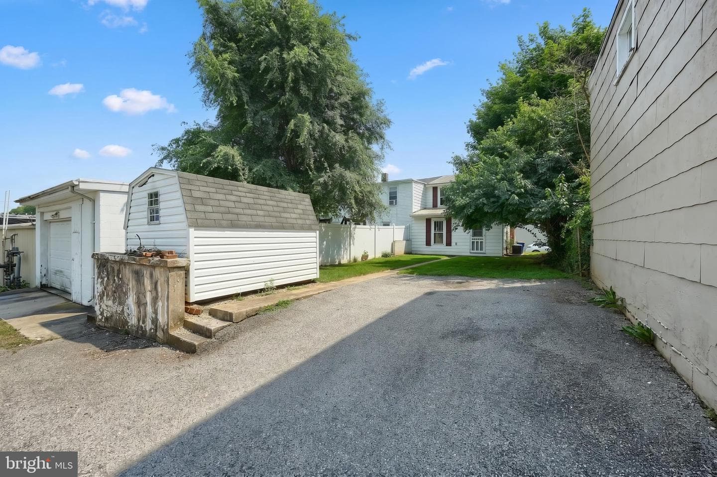 1019 W College Avenue photo 7