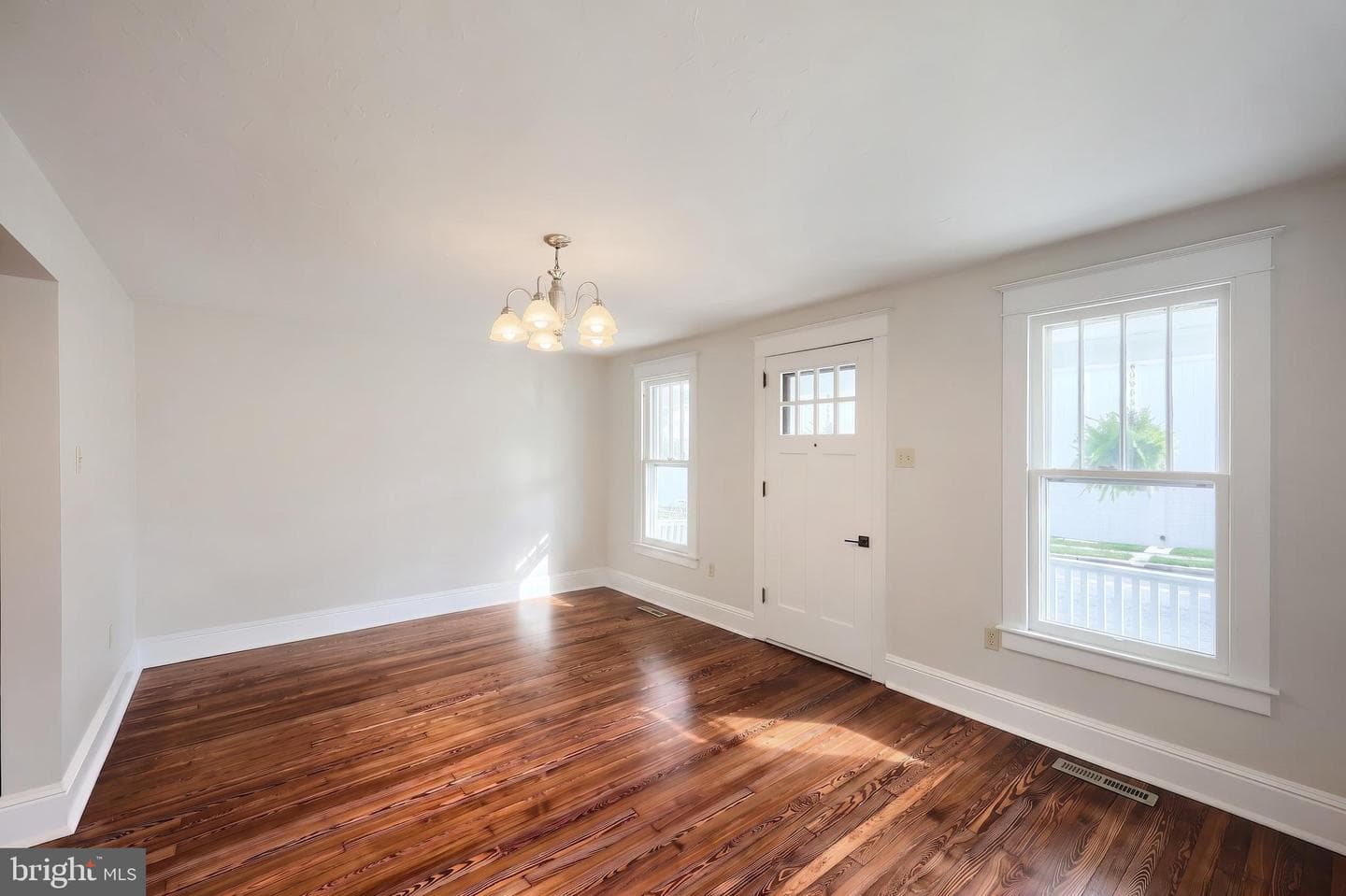 1019 W College Avenue photo 9