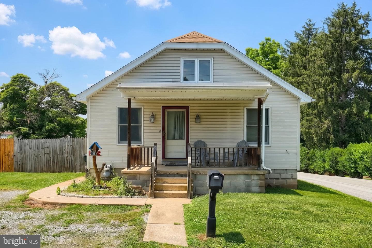 2151 Maple Road, York