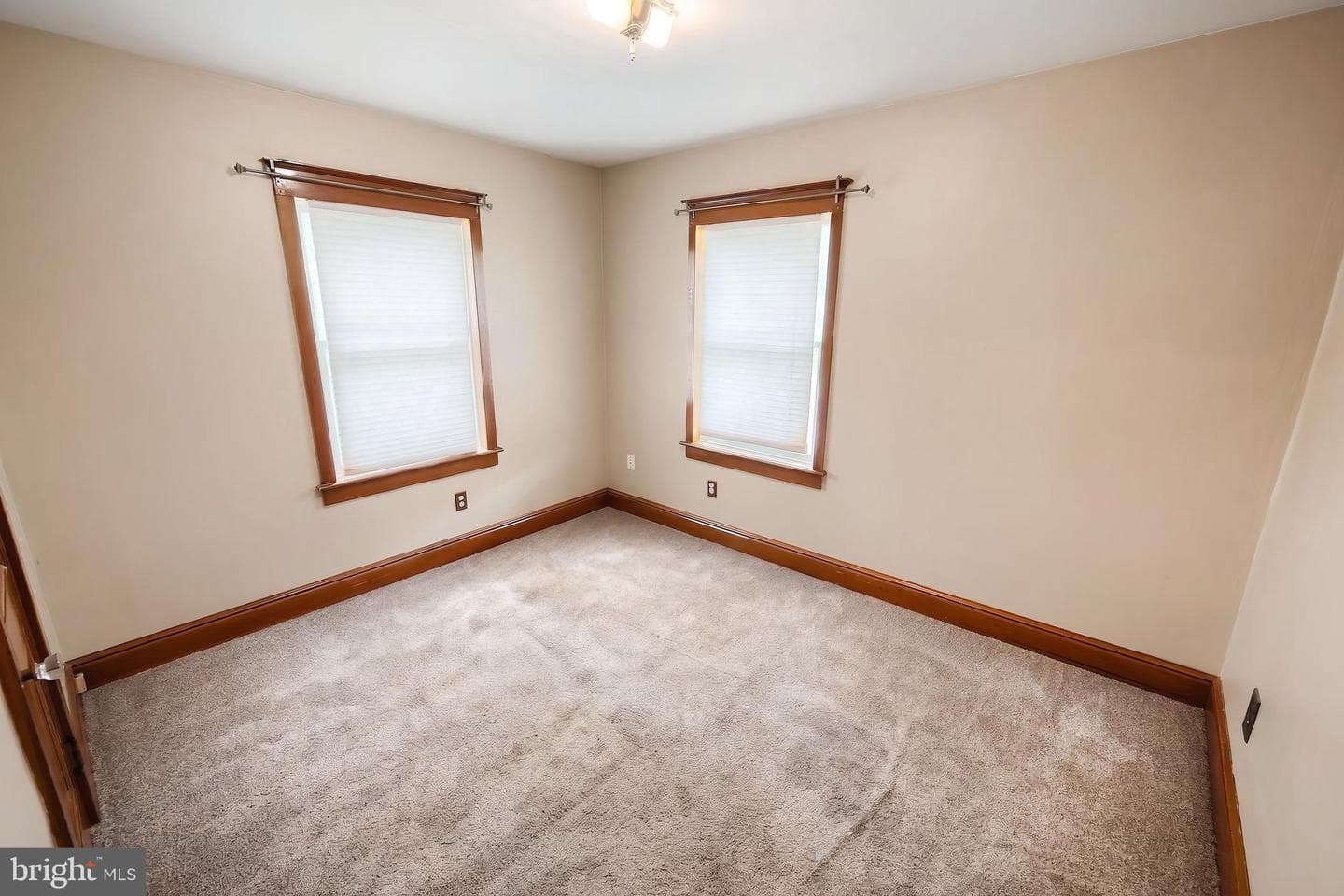 2151 Maple Road photo 22