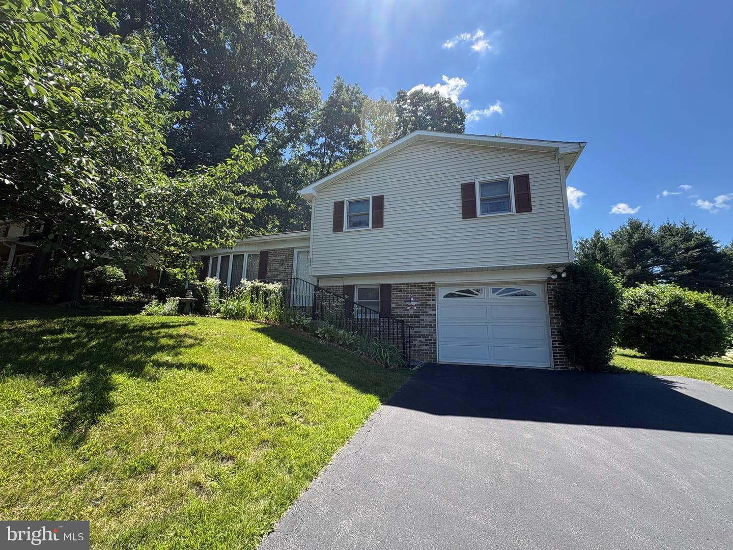 389 Oakwood Drive, Seven Valleys