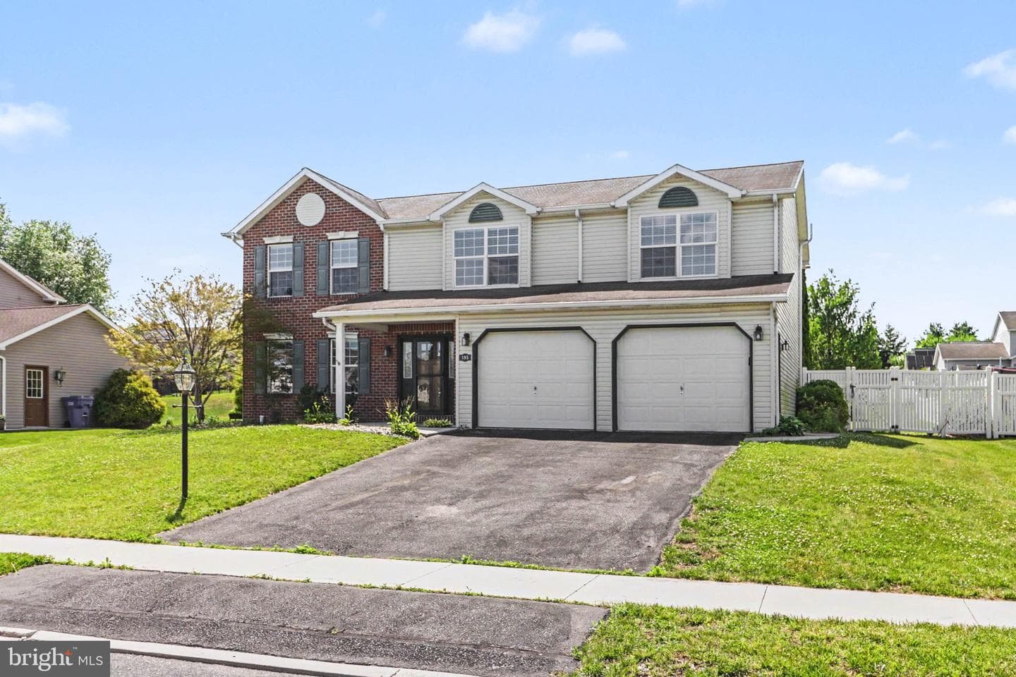 195 Martel Circle photo 2