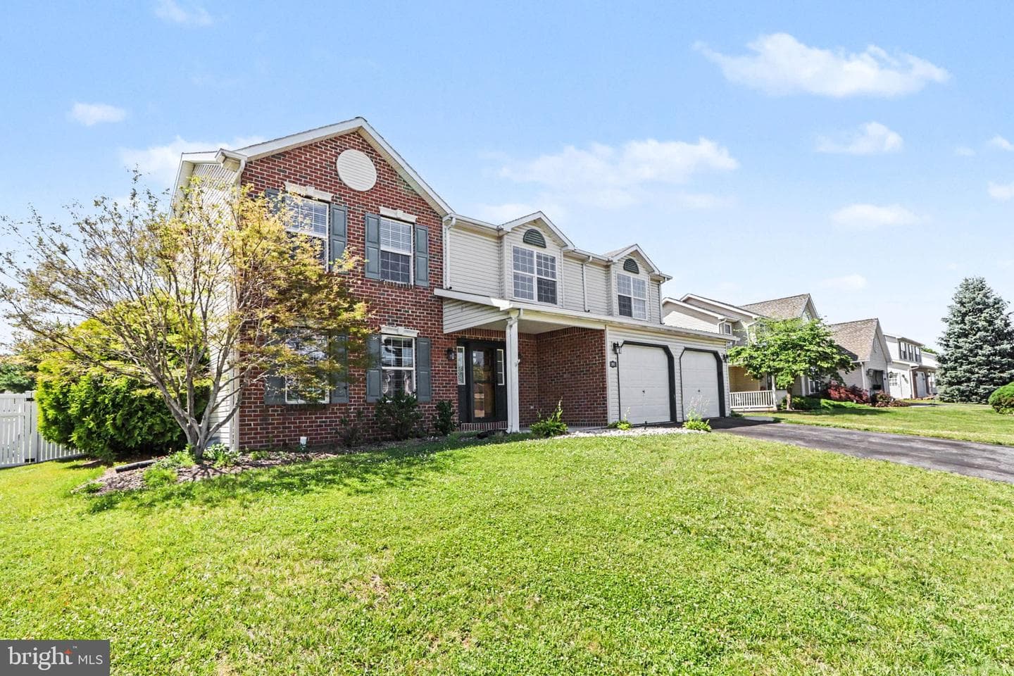 195 Martel Circle photo 3