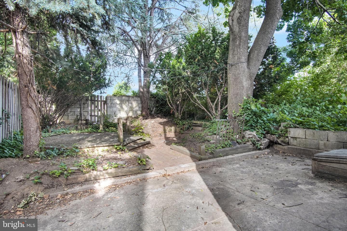 125 S Pershing Avenue photo 34