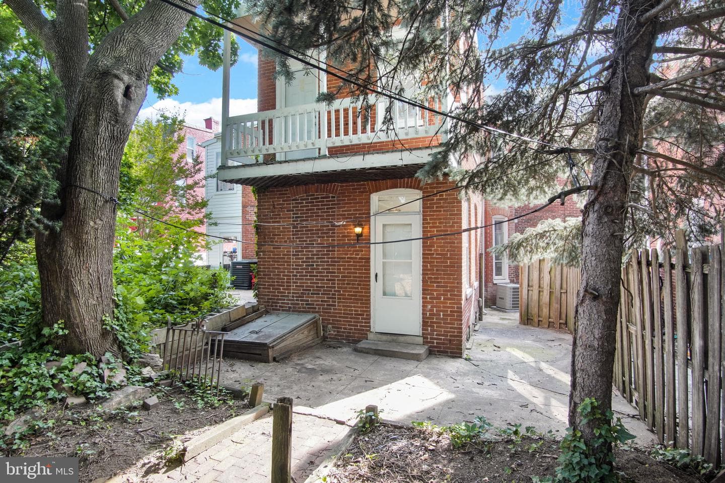 125 S Pershing Avenue photo 36