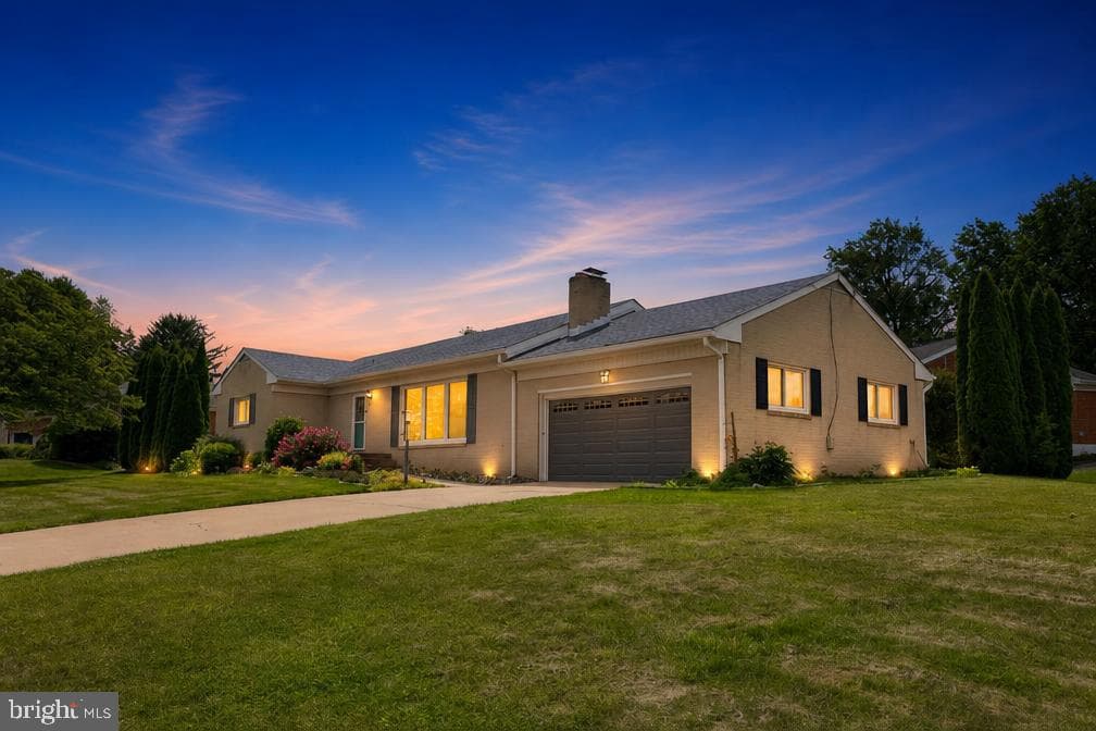 100 N Lynbrook Drive N, York