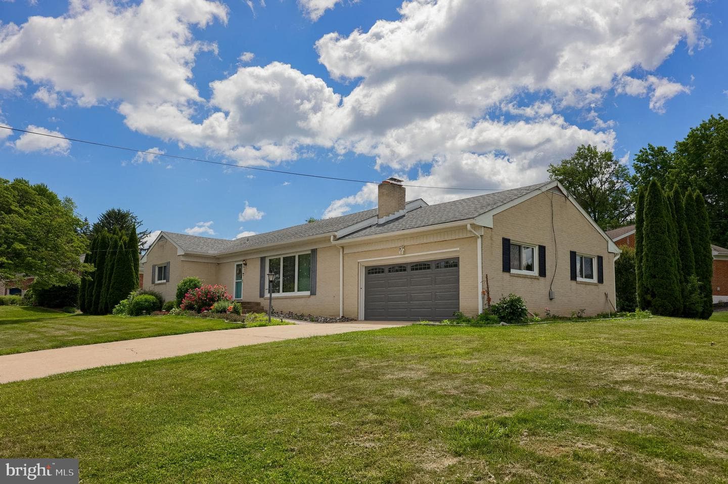 100 N Lynbrook Drive N, York