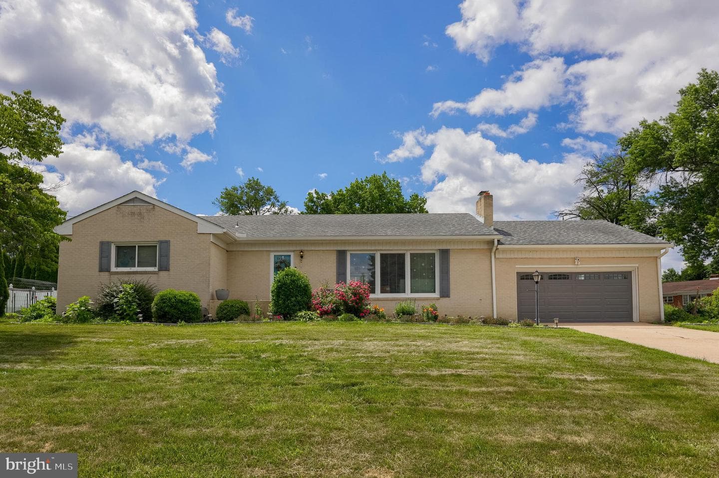 100 N Lynbrook Drive N photo 3