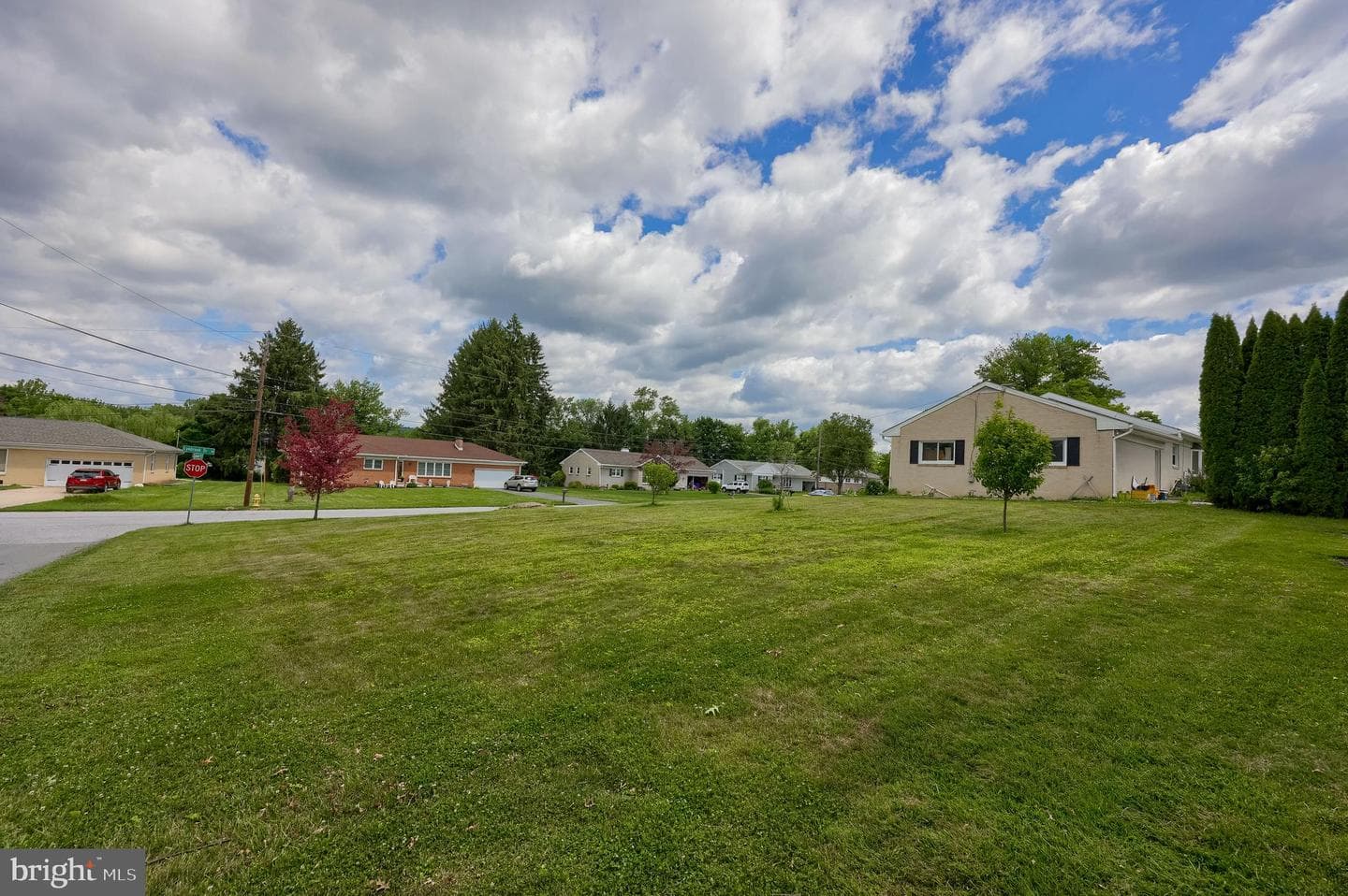 100 N Lynbrook Drive N photo 32