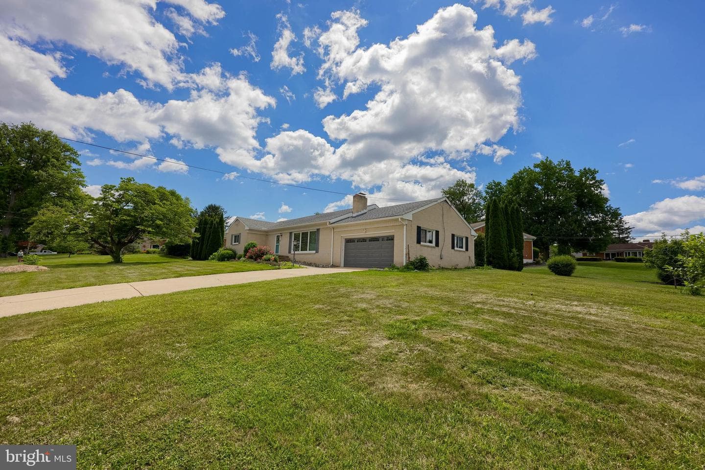 100 N Lynbrook Drive N photo 33