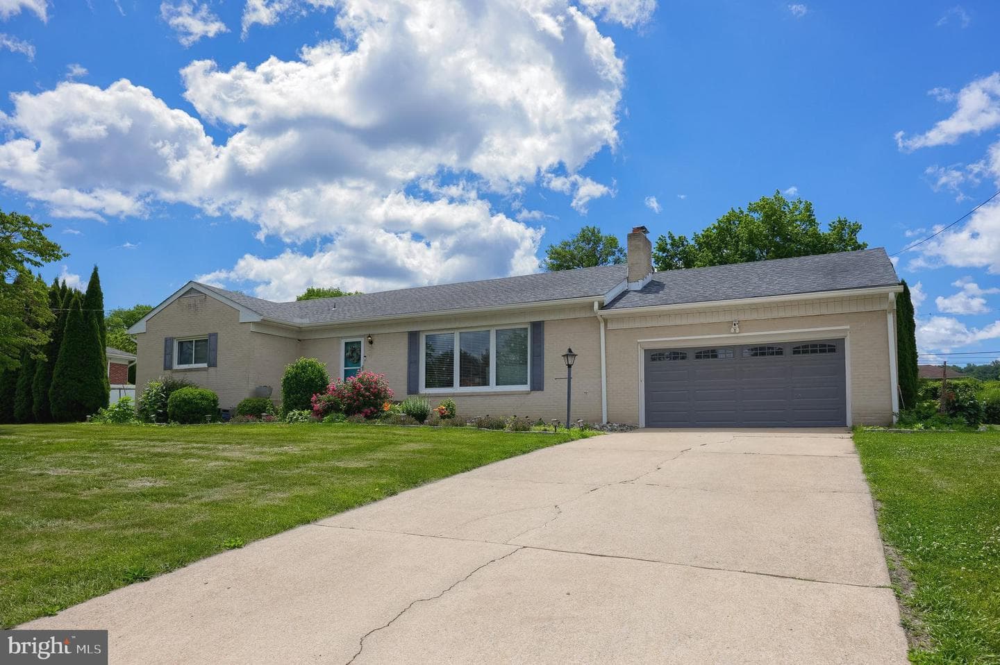 100 N Lynbrook Drive N photo 4