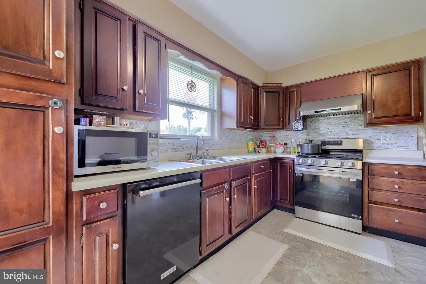 100 N Lynbrook Drive N photo 9