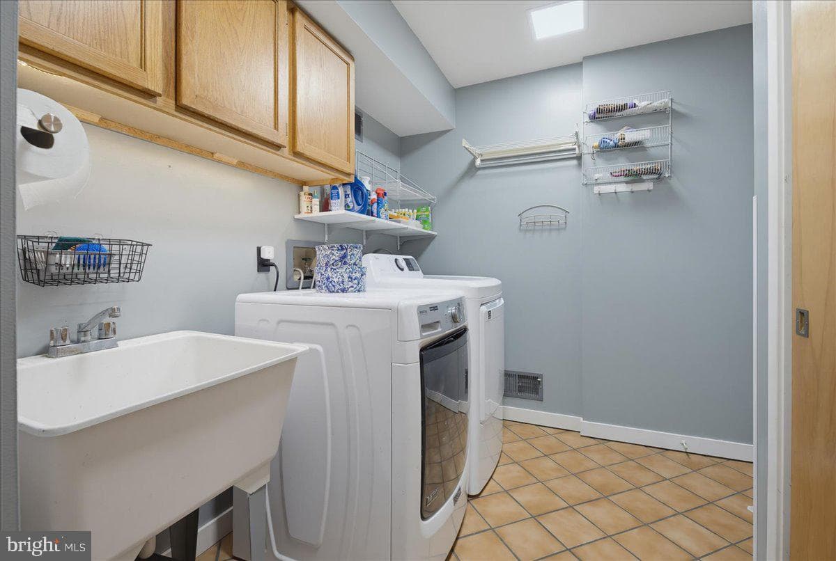 4065 Deerhill Dr photo 9
