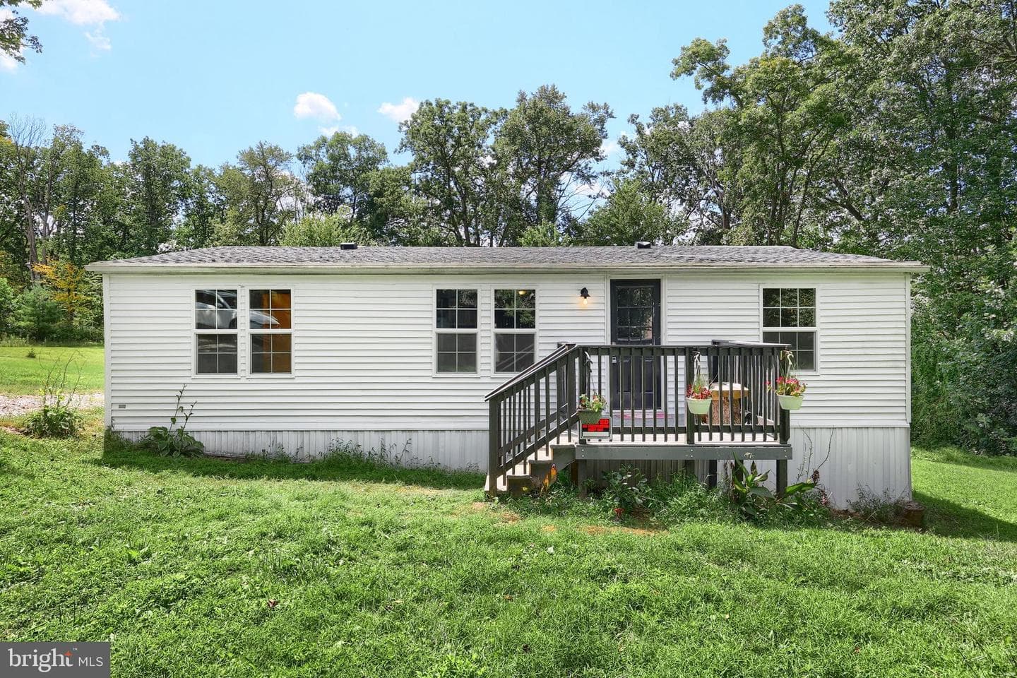76 Laurel Drive photo 2
