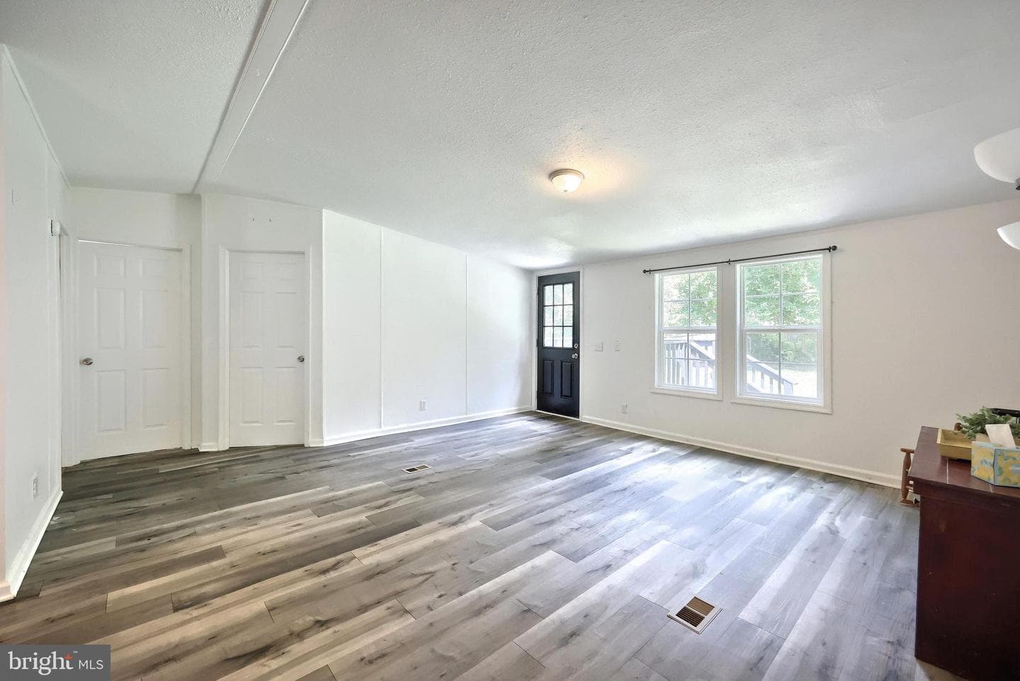 76 Laurel Drive photo 8