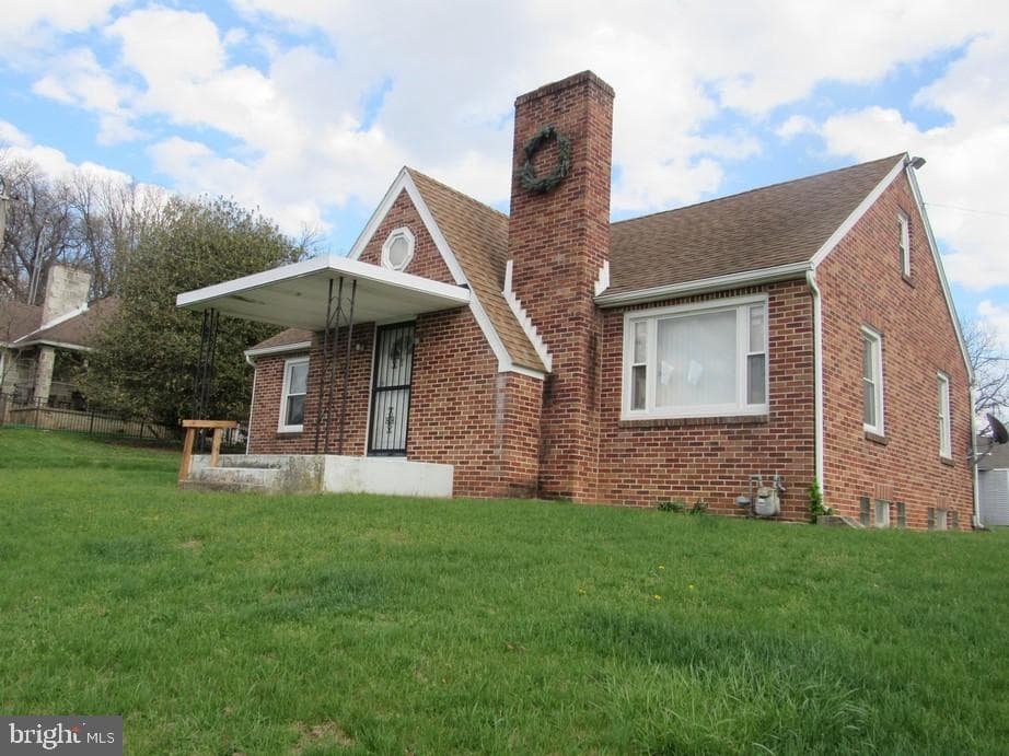 378 Woodland View Drive, York