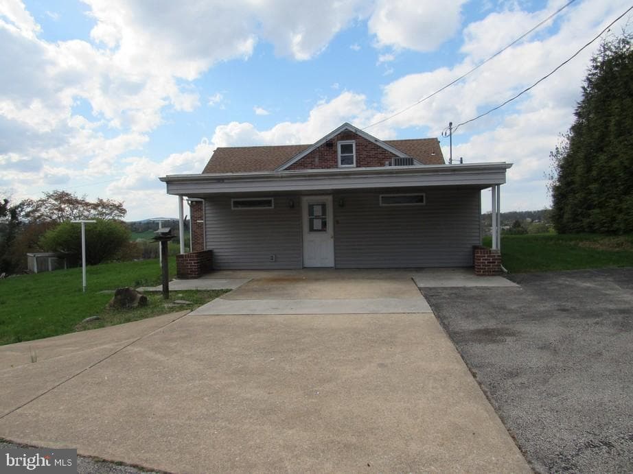 378 Woodland View Drive, York