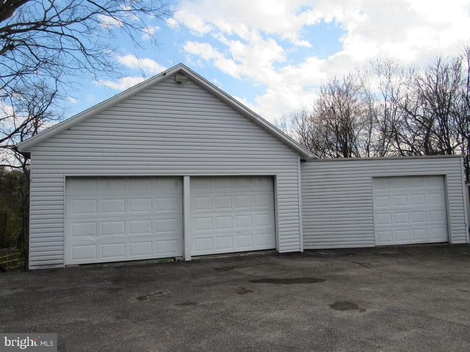 378 Woodland View Drive photo 4