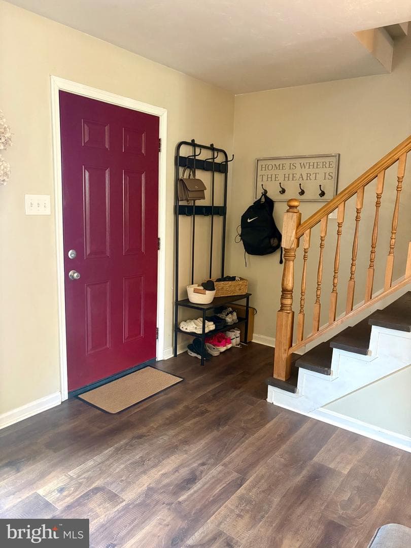 220 Boxwood Road photo 2