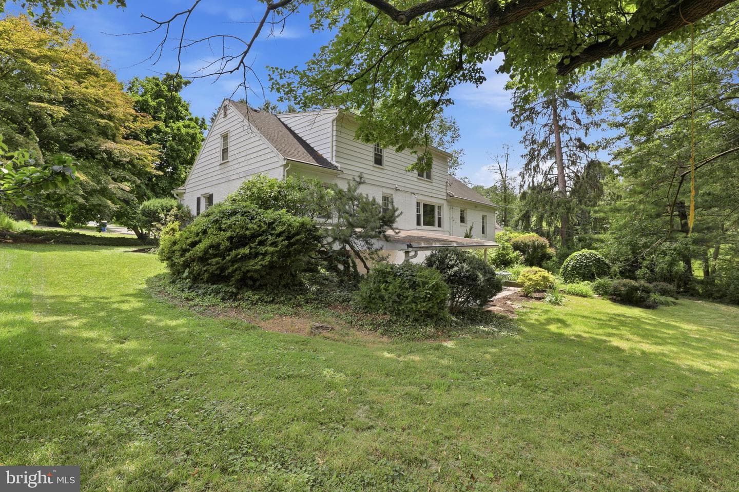 983 Brockie Lane photo 48