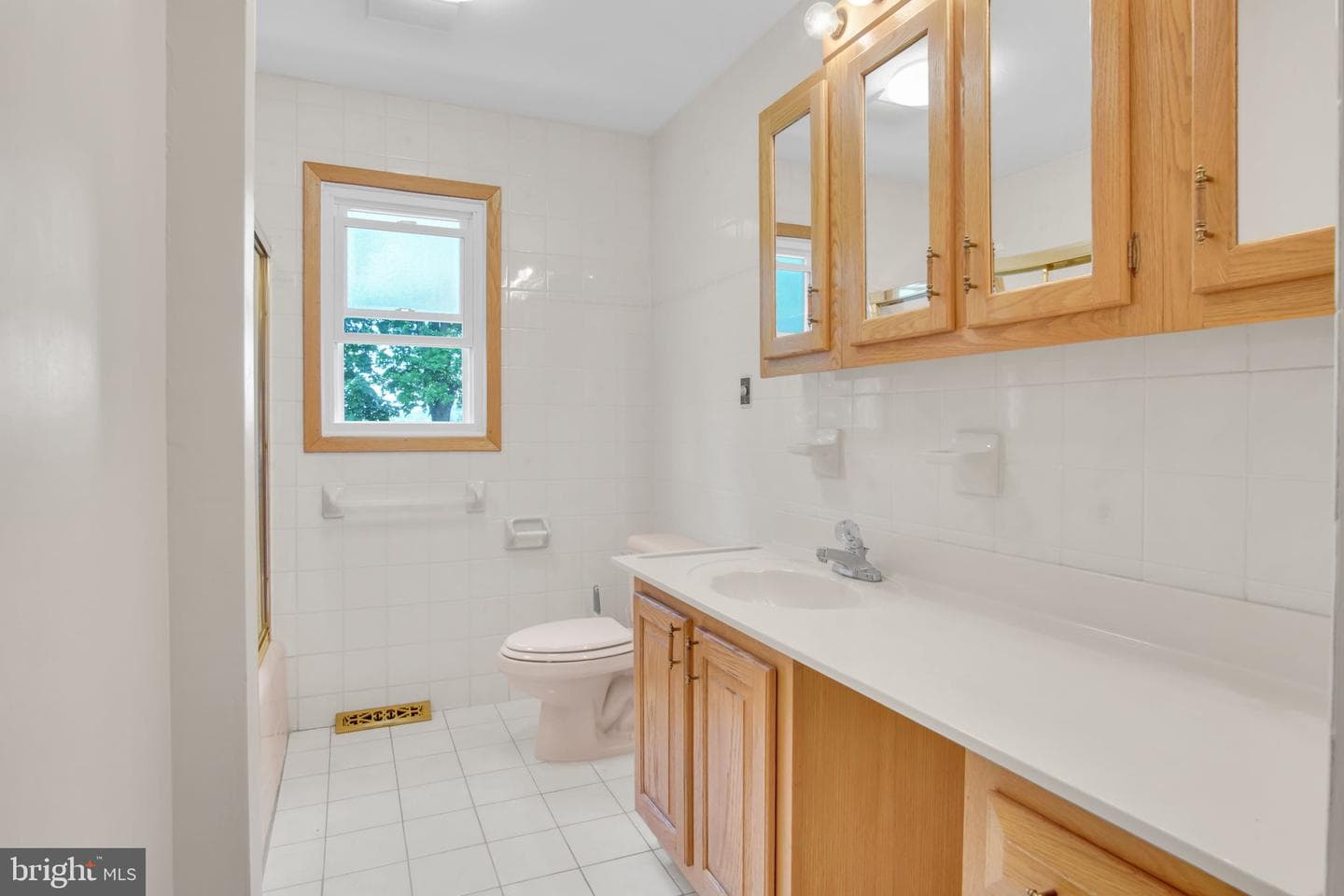 667 Diane Drive photo 15